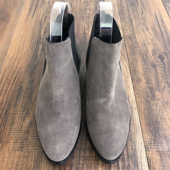 Aquatalia Fionna Ankle Bootie Suede Leather Almond Toe Made in Italy Size 7 Gray - Picture 3 of 16